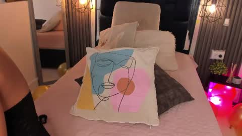 Snapshot of kristakinnky chatting on 07/11/26, 12:08 BETANIA online show from 07/11/26, 12:08