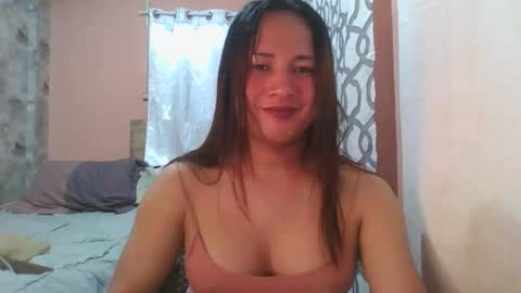 Snapshot of kristalheart chatting on 10/08/25, 08:17 krunchee online show from 10/08/25, 08:17