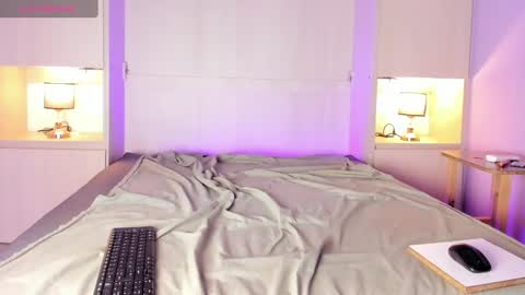 Snapshot of kristelgray chatting on 03/03/25, 06:01 kristelgray online show from 03/03/25, 06:01