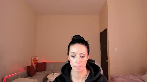 Snapshot of kristen_garner chatting on 06/24/26, 07:24 Sophia online show from 06/24/26, 07:24