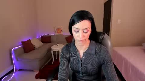 Snapshot of kristen_garner chatting on 07/02/26, 07:42 Sophia online show from 07/02/26, 07:42
