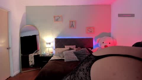 Kristen online show from 02/28/25, 05:37