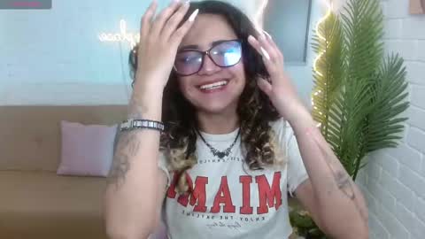 Snapshot of kristen_tay chatting on 01/10/25, 11:43 kristen_tay online show from 01/10/25, 11:43