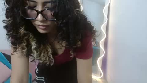 Snapshot of kristen_tay chatting on 02/21/25, 07:01 kristen_tay online show from 02/21/25, 07:01