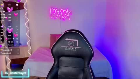 Snapshot of kristen_tay chatting on 10/17/25, 03:20 kristen_tay online show from 10/17/25, 03:20