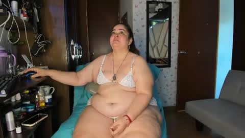 Snapshot of kristenhill1 chatting on 06/10/26, 03:33 Kristen online show from 06/10/26, 03:33