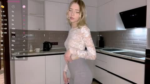 Snapshot of kristiancommes chatting on 03/26/26, 04:12 Alisa online show from 03/26/26, 04:12