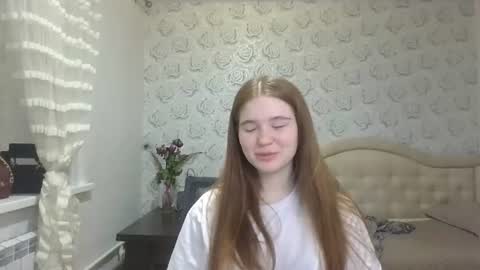 Snapshot of kristiancommes chatting on 07/21/26, 10:01 Alisa online show from 07/21/26, 10:01