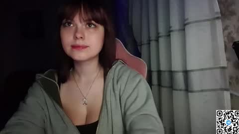 Snapshot of kristibloom chatting on 10/04/25, 06:17 Christie online show from 10/04/25, 06:17