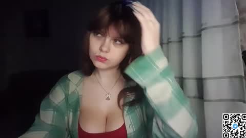 Snapshot of kristibloom chatting on 10/11/25, 06:17 Christie online show from 10/11/25, 06:17