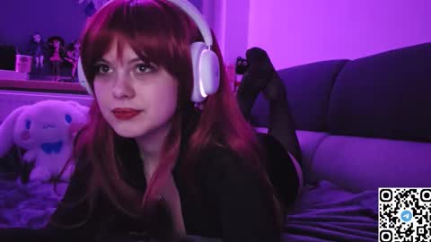 Snapshot of kristibloom chatting on 10/30/25, 08:09 Christie online show from 10/30/25, 08:09