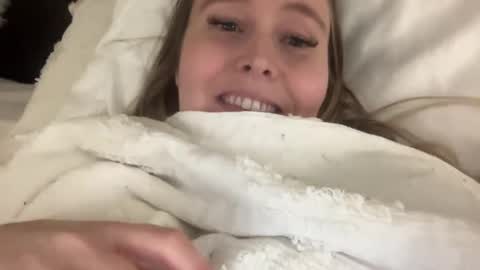 Kristi 3 online show from 12/22/24, 12:28