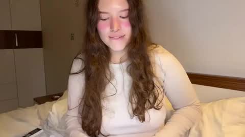 Snapshot of kristiekitty chatting on 05/03/26, 11:33 kristiekitty online show from 05/03/26, 11:33