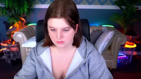 Snapshot of kristifoxy chatting on 04/20/26, 12:30 kristifoxy online show from 04/20/26, 12:30