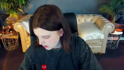 Snapshot of kristifoxy chatting on 05/11/26, 06:49 kristifoxy online show from 05/11/26, 06:49
