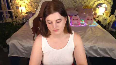 Snapshot of kristifoxy chatting on 05/20/26, 12:44 kristifoxy online show from 05/20/26, 12:44