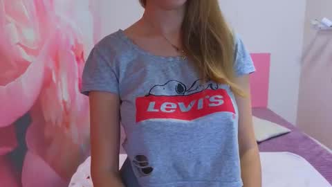 Kristina Adel online show from 11/21/25, 10:58