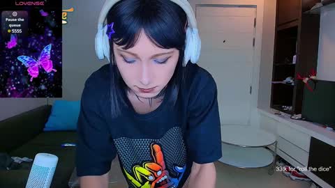 Snapshot of kristinaholland chatting on 12/27/24, 06:10 kristina online show from 12/27/24, 06:10