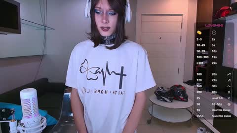 Snapshot of kristinaholland chatting on 02/02/25, 07:57 kristina online show from 02/02/25, 07:57