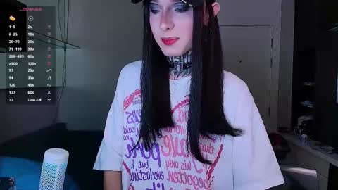 Snapshot of kristinaholland chatting on 02/18/25, 08:36 kristina online show from 02/18/25, 08:36