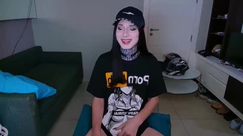 Snapshot of kristinaholland chatting on 02/22/25, 06:19 kristina online show from 02/22/25, 06:19