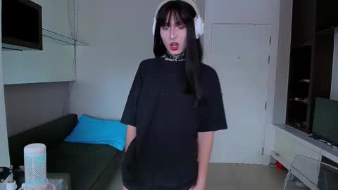 Snapshot of kristinaholland chatting on 03/11/25, 07:58 kristina online show from 03/11/25, 07:58