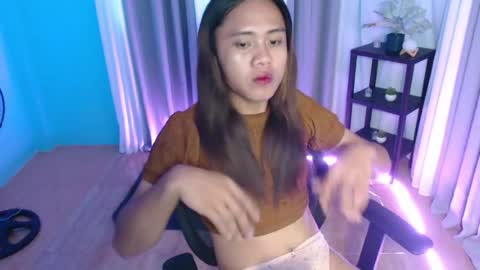 kristine_fox online show from 05/13/26, 07:17