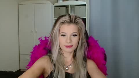 KristineAmore online show from 10/23/25, 07:29