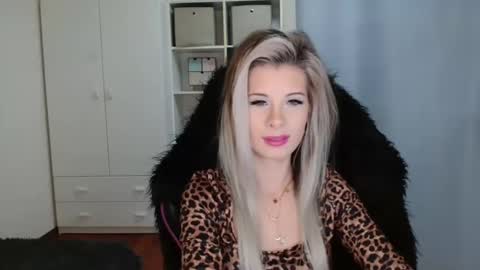 KristineAmore online show from 11/08/25, 08:14