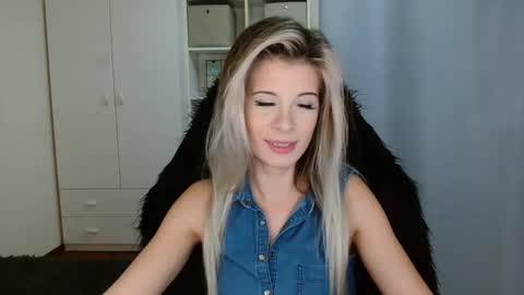 KristineAmore online show from 11/18/25, 07:24