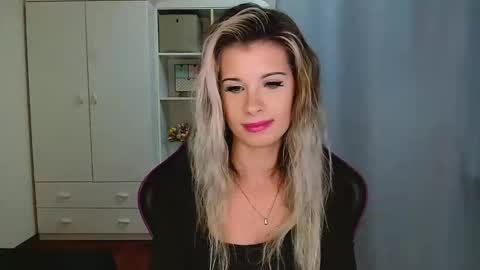 KristineAmore online show from 12/15/25, 07:29