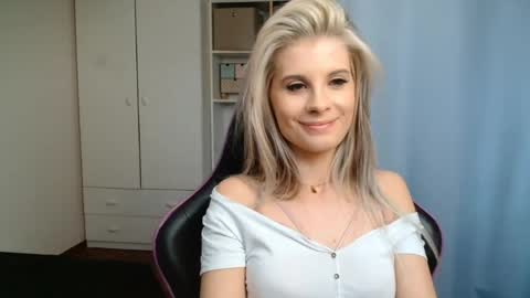 Snapshot of kristineamore chatting on 06/03/26, 02:44 KristineAmore online show from 06/03/26, 02:44