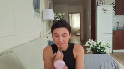 Snapshot of kristinesmith chatting on 04/11/26, 05:23 Kristi online show from 04/11/26, 05:23