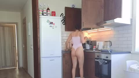 Snapshot of kristinesmith chatting on 04/17/26, 05:10 Kristi online show from 04/17/26, 05:10