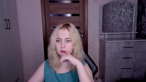 Snapshot of kristy_fran chatting on 03/20/26, 06:29 Kristy online show from 03/20/26, 06:29