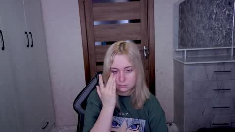 Snapshot of kristy_fran chatting on 03/26/26, 03:12 Kristy online show from 03/26/26, 03:12