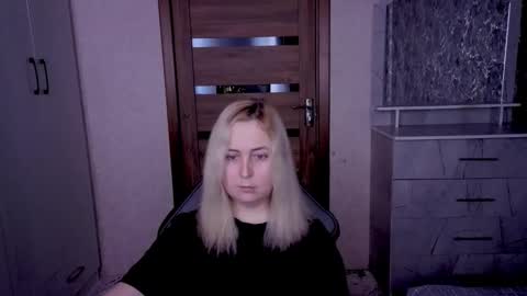 Snapshot of kristy_fran chatting on 04/13/26, 11:43 Kristy online show from 04/13/26, 11:43
