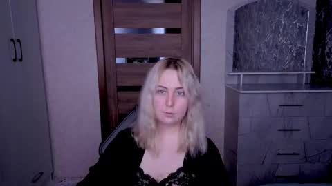 Snapshot of kristy_fran chatting on 04/28/26, 02:27 Kristy online show from 04/28/26, 02:27