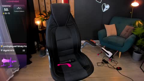 Monika online show from 02/06/25, 10:26