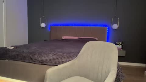 Kristi online show from 09/12/25, 04:12