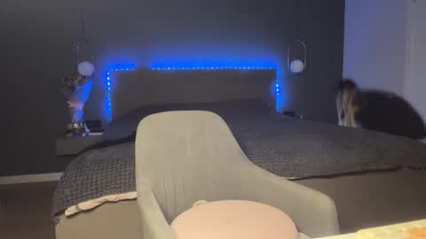 Kristi online show from 12/02/25, 05:02