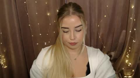 KristyFlowers online show from 12/10/24, 10:17