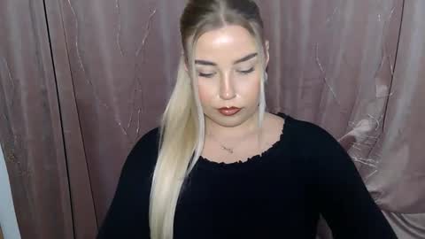 KristyFlowers online show from 12/17/24, 10:01