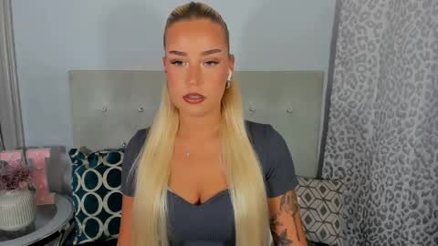 Snapshot of kristyflowers chatting on 05/28/26, 02:25 KristyFlowers online show from 05/28/26, 02:25