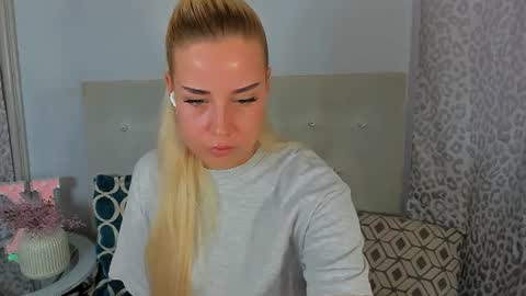 KristyFlowers online show from 06/25/26, 02:32