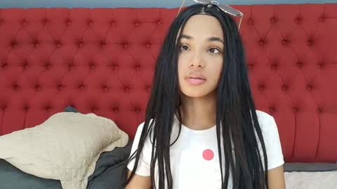 Snapshot of kristyl_paez chatting on 11/07/25, 04:29 Cristina online show from 11/07/25, 04:29