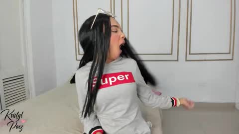 Snapshot of kristyl_paez chatting on 11/14/25, 07:34 Cristina online show from 11/14/25, 07:34