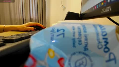 kristyvegas online show from 10/22/25, 08:03