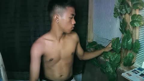 kritthanarkorn online show from 10/17/25, 02:30