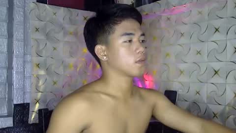 Snapshot of kritthanarkorn chatting on 04/22/26, 03:57 kritthanarkorn online show from 04/22/26, 03:57